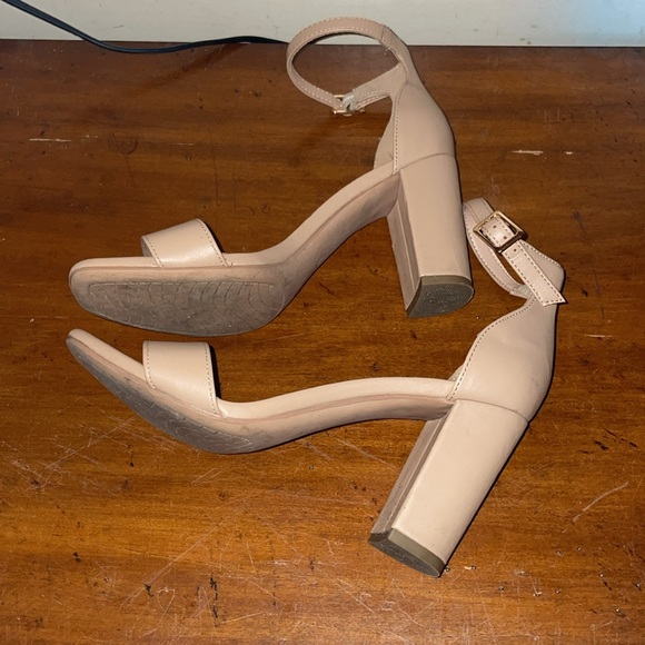 Nude heels - Picture 3 of 4